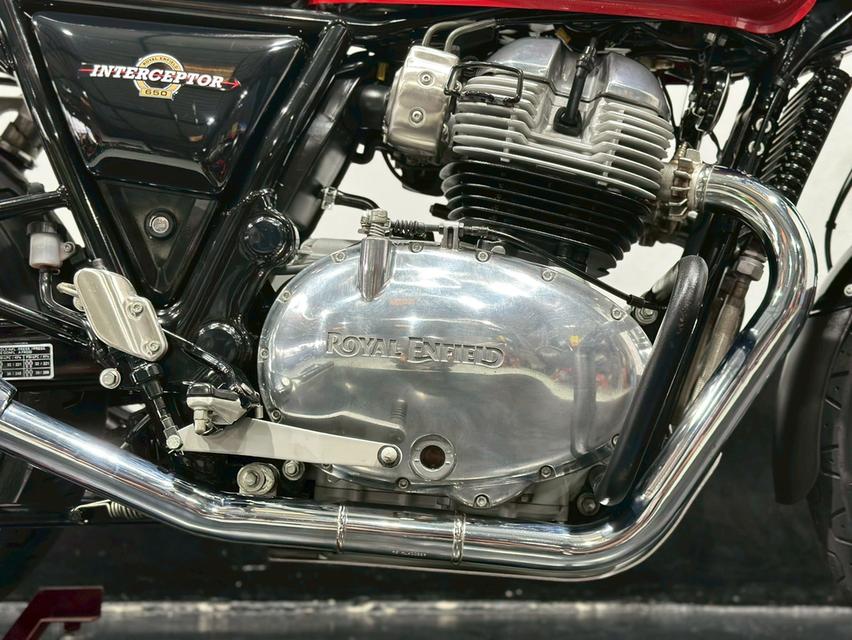 Royal Enfield INTERCEPTOR 650 BLACK 16