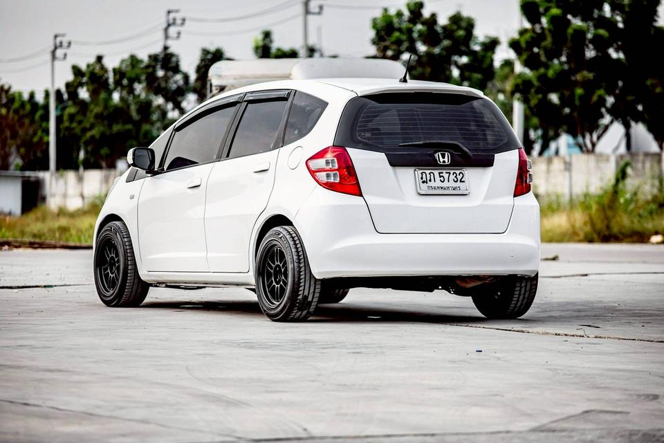 รหัสรถ GT5732 Honda Jazz 1.5 S ปี 2010 สีขาว รูปที่ 9