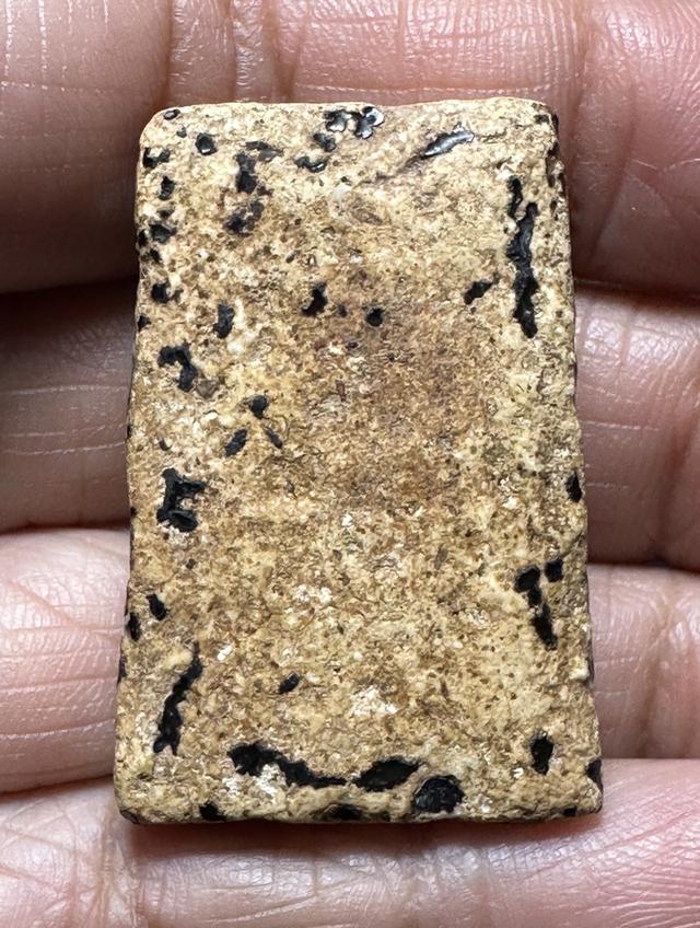 พระสมเด็จพิมพ์ทรงเจดีย์ เนื้อเก่ามีคราบรักตามซอก