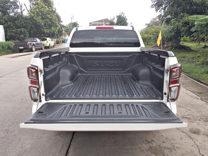 Isuzu Dmax Cab4 Vcross 3.0 M 4WD ปี 2021 6