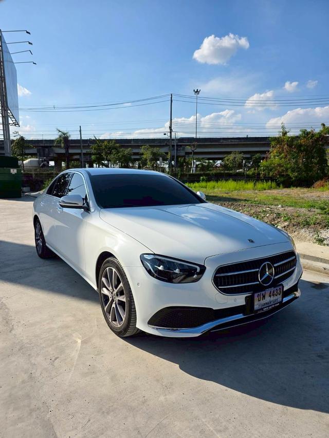 Mercedes-Benz E300e Avantgarde (W213) (Facelift) ปี 2023 สีขาว ไมล์ 50,000 กม. 3