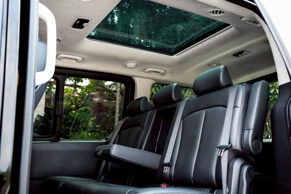 รหัสรถ CBL6435 HYUNDAI STARIA 2.2 Premium with Sunroof AT 2023 17