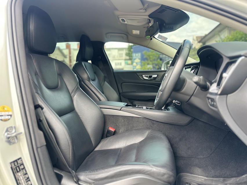 Volvo v60 T8 ปี 2021 14