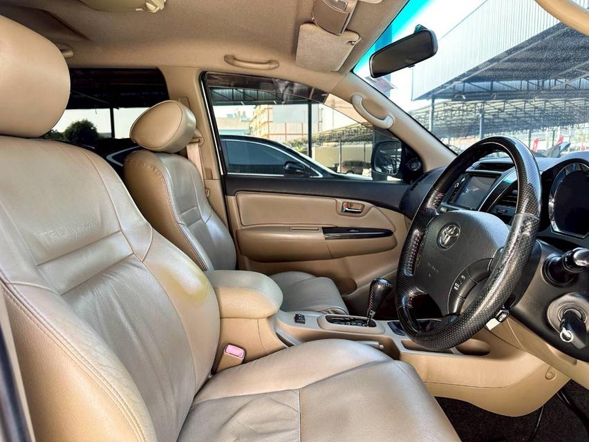 ขายรถ Toyota Fortuner 3.0 TRD Sportivo 4WD ปี 2010 สี ขาว เกียร์ออโต้ รูปที่ 13