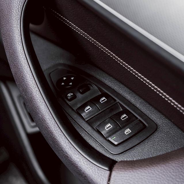 รหัสรถ 67GG3203 #BMW #X1 2.0 SDRIVE 1.8D Msport ( #F48 ) ปี 2017