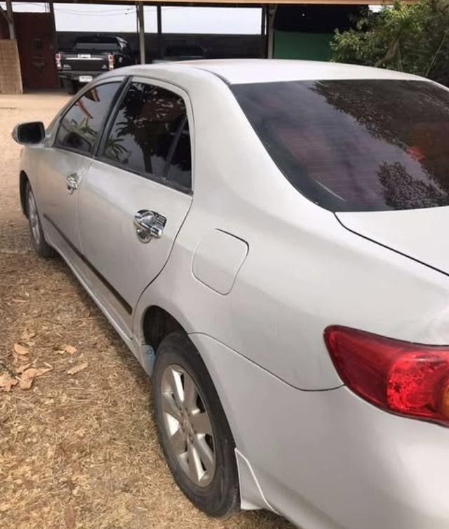 Toyota Corolla Altis สีขาว 4