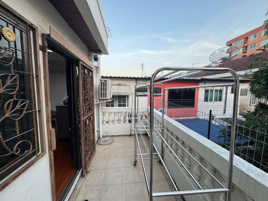 ขายด่วนทาวน์เฮ้าส์ 3 ชั้นมือสอง ทำเลดี ใจกลางรัชดา-ห้วยขวาง ใกล้รถไฟฟ้าสายสีน้ำเงินสถานีสุทธิสาร The Street รัชดา และโรงพยาบาล เปาโล โชคชัย 4 8