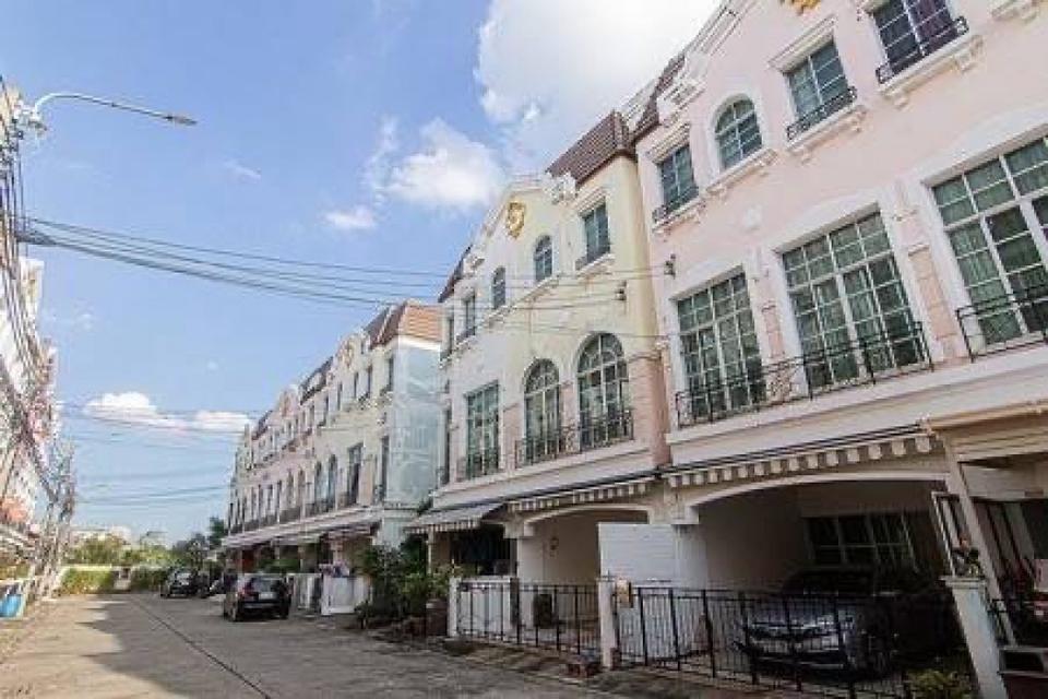 ขาย ทาวน์โฮม Baan Klang Muang Luzern Sukhumvit 20 ตรว 3ชั้น