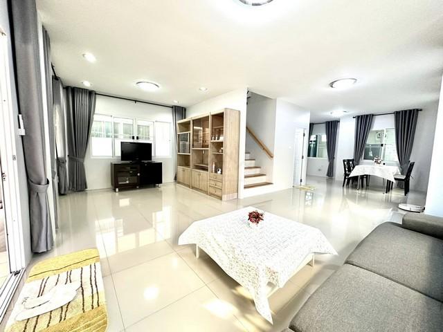 ให้เช่าบ้านเดี่ยว 2 ชั้น 60 ตรว. 3 ห้องนอน ซอยคุ้มเกล้า 39 ลาดกระบัง รีโนเวทใหม่ทั้งหลัง ใกล้ Chaokhun Park เดินทางสะดวก 2