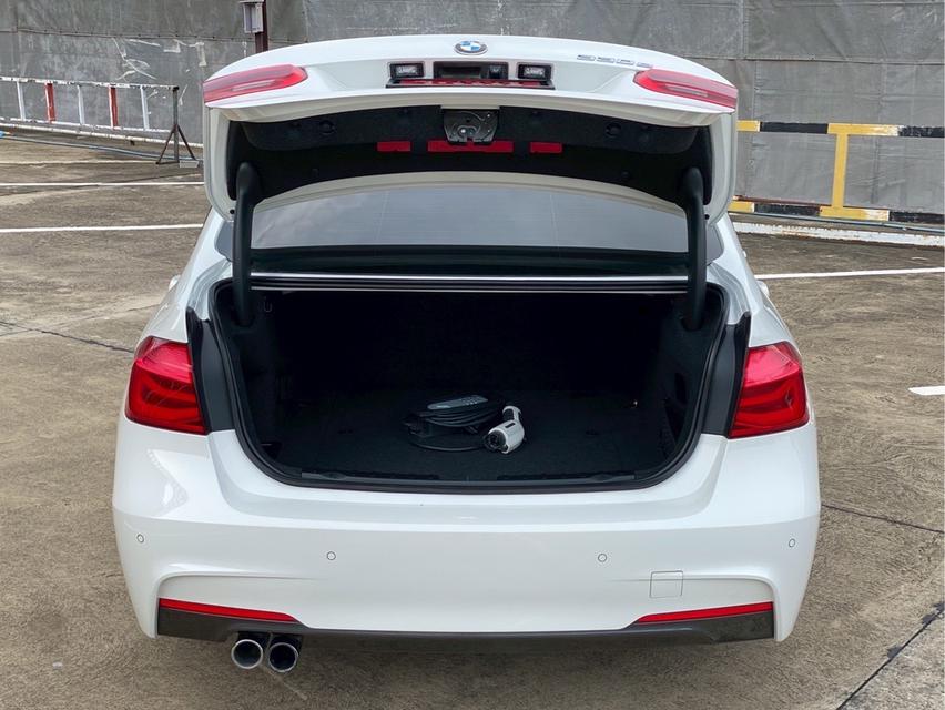 รหัสรถ PBG9999 BMW 330e M Sport Plug-in Hybrid ปี 2016 สีขาว 6