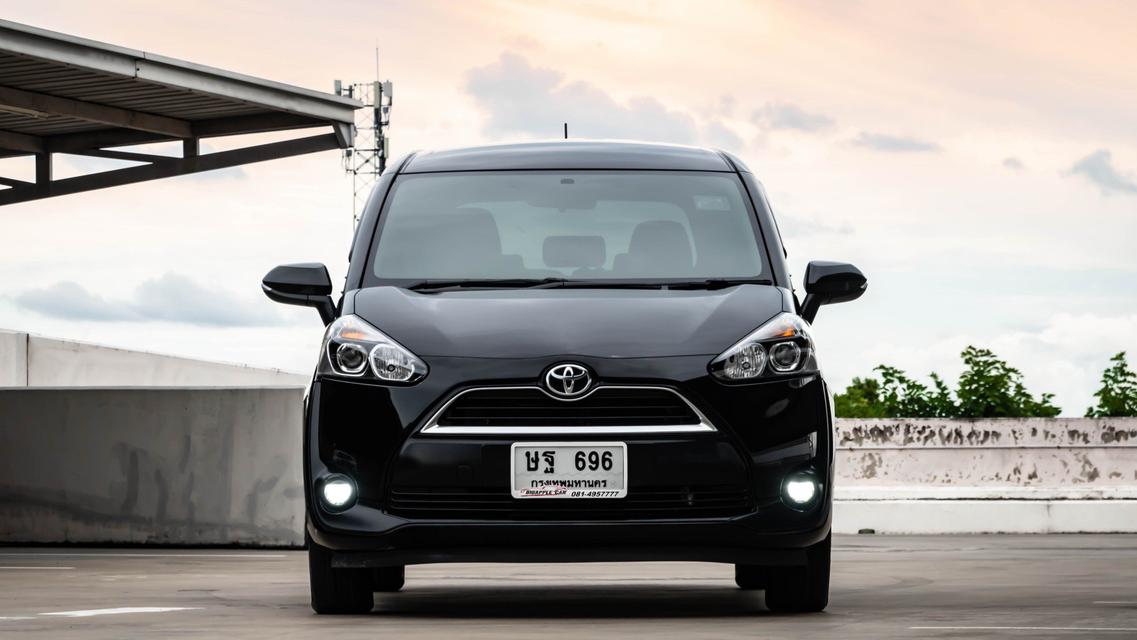 Toyota Sienta 1.5 G ปี 2020 สีดำ 3