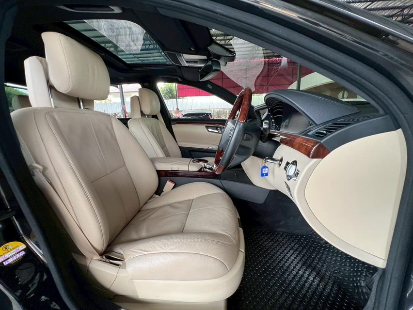 ปี 2009 BENZ S-CLASS, S320 CDI โฉม W221 ปี06-13 สีดำ เกียร์ออโต้ เครื่องยนต์ดีเซล 18