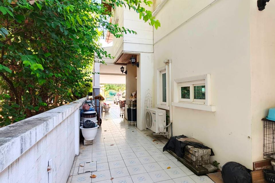 หมู่บ้านศรีพงษ์3 ซอยลาซาล46 ใกล้BTS 20