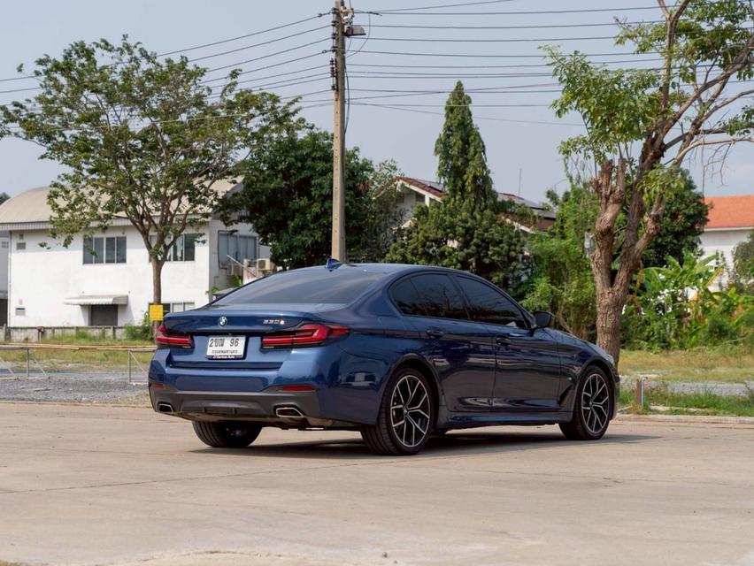 BMW 530e LCI Plug-in-Hybrid (G30) ปี จด 2022  15