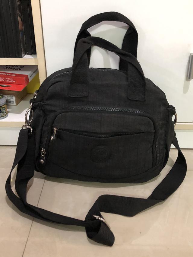กระเป๋าสะพายมือสอง  พร้อมส่ง
