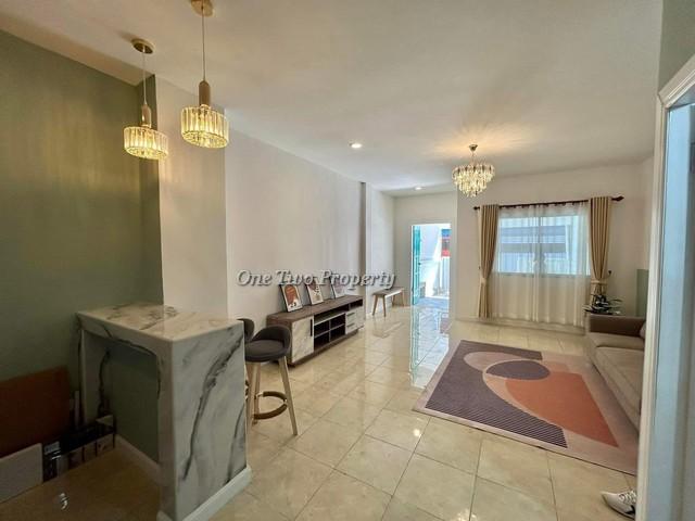 ขายทาวน์เฮ้าส์ 2 ชั้น  หมู่บ้านปัณณธร 3  พรประภานิมิต ตกแต่งครบ ติดถนนหลักของหมู่บ้าน ไม่มีค่าส่วนกลาง 4