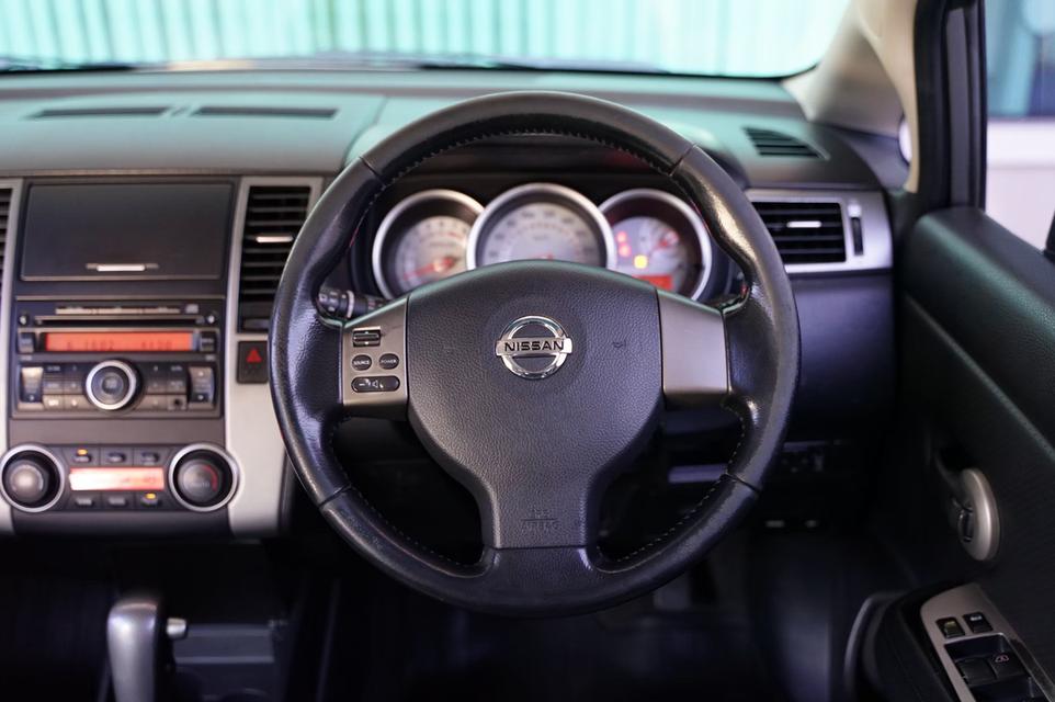 2011 NISSAN TIIDA 1.8G 8