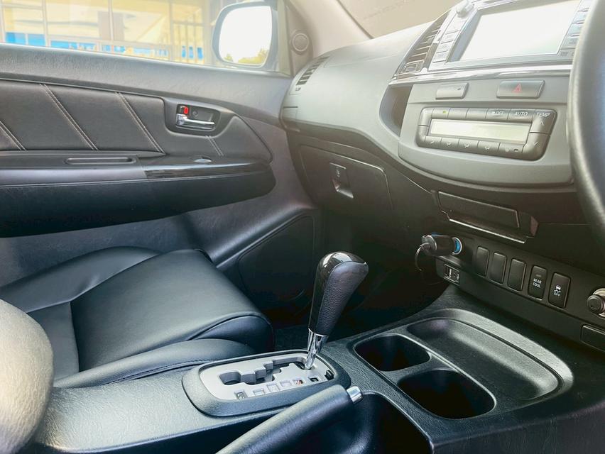 Toyota Foruner 3.0 V Navi AT 2015 รูปที่ 7