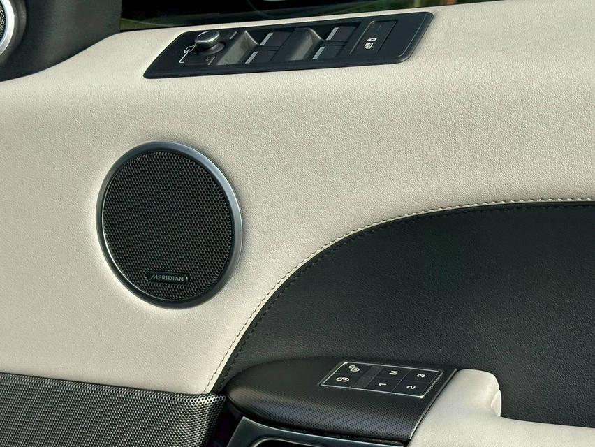 Land Rover Range Rover Sport 3.0 SD ปี 2016 จด 2017  19