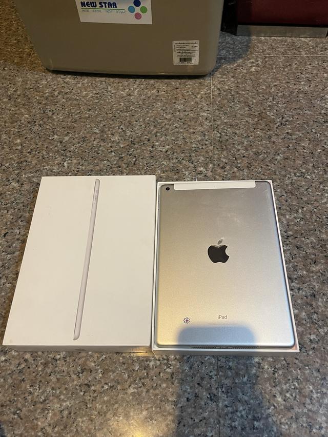 ขาบiPadGen6สีหายากSilver128กิ๊กWifi Celluerใส่ซิมได้มีกล่องอีมี่ตรงใช้งานดีทุกๆฟังชั่นถูกมากกก