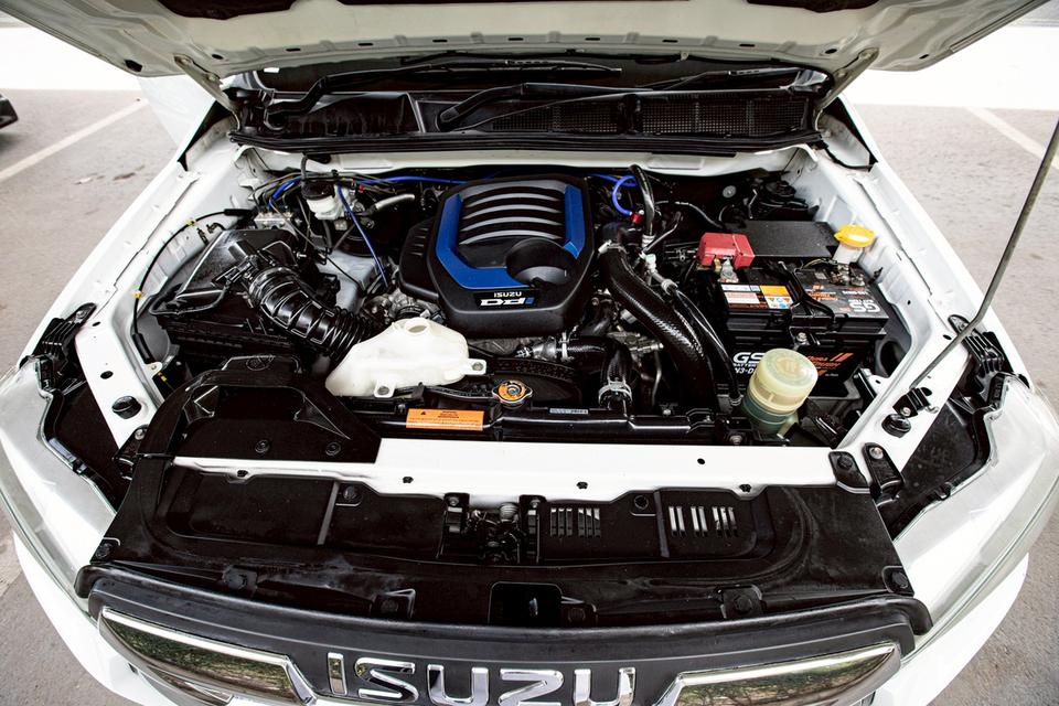 ISUZU D-MAX SPACECAB 1.9 Ddi S ปี 2020 สีขาว มือเดียวป้ายแดง 9