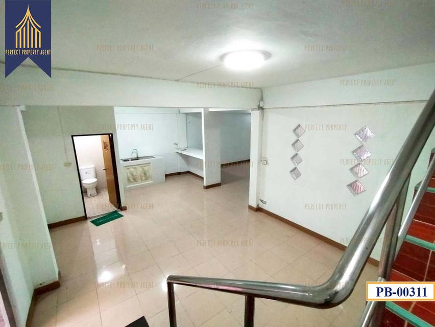 ขายอาคารพาณิชย์ 2 คูหา 3.5 ชั้น พื้นที่ใช้สอยเยอะ เหมาะสำหรับอยู่อาศัย โกดังเก็บของ ใกล้รถไฟฟ้า เดินทางสะดวก 11