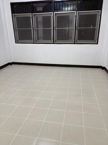 U1392 ให้เช่าอาคารพาณิชย์ 3 ชั้น ถนนเสรีไทย บ้านเปล่า ทำเลดีเดินทางสะดวกเข้าออกได้หลายทาง 3