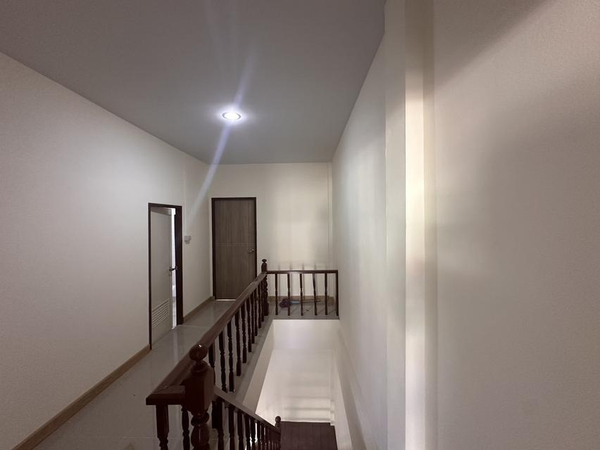 ขายทาวน์เฮ้าส์ 2 ชั้น รีโนเวทใหม่ทั้งหลัง สไตล์มินิมอล ทำเลดี 7