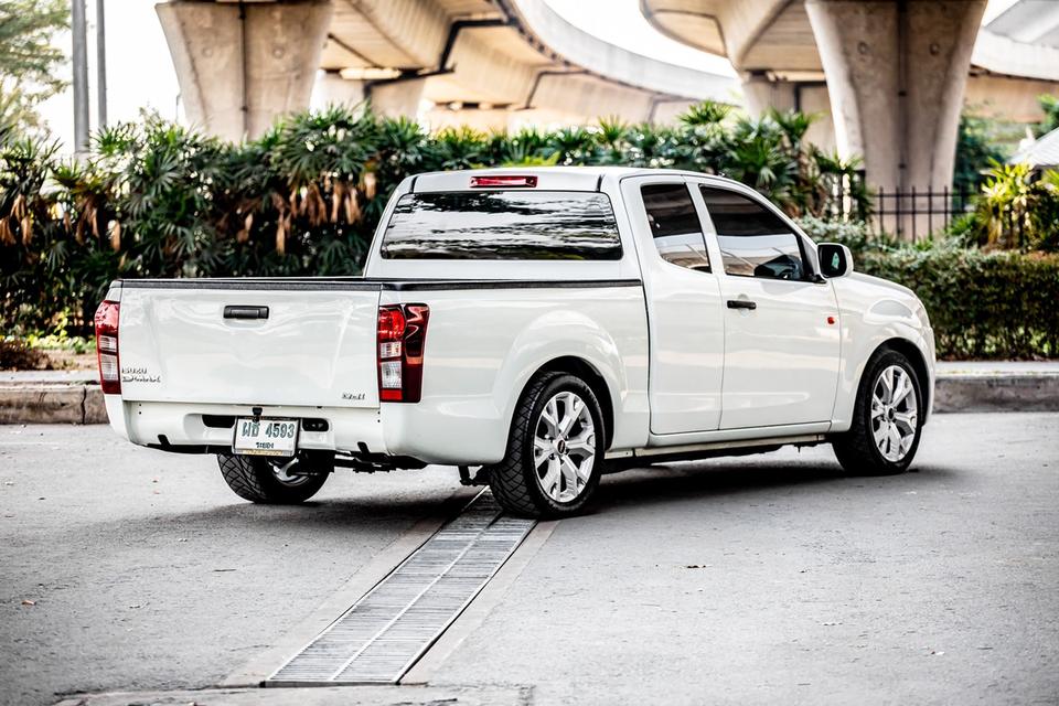 Isuzu D-Max Space Cab 2.5L ดีเซล ปี 2013 สีขาวเกียร์ธรรดา  6