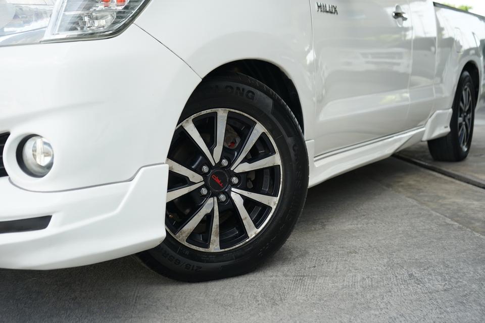 2015 TOYOTA VIGO 2.5E TRD 8