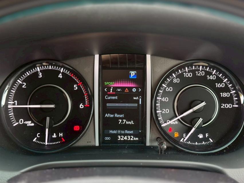 TOYOTA FORTUNER Wagon 4dr Legender 7st Auto 6sp RWD 2.8DCT 2WD Y2022 16