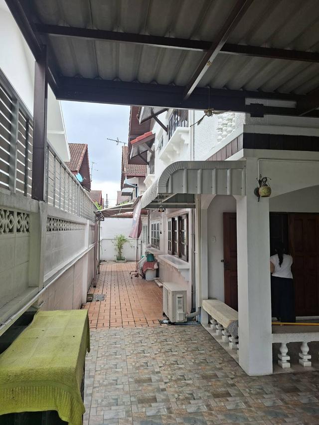 บ้านแฝด 3 ห้องนอน 2 ห้องน้ำ 11