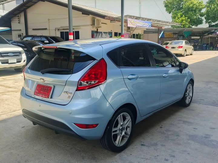 Ford Fiesta สีสวยน่าใช้ 6