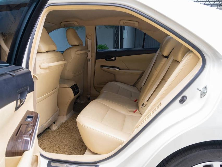 TOYOTA CAMRY 2.5 Hybrid Navi Sedan ปีจด 2016ประกันเครื่องยนต์ เกียร์หลังการขาย 3 ปี /30,000 Km. รูปที่ 2