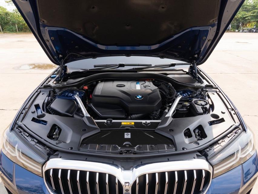 BMW 530e 2.0 M Sport LCI Plug-in Hybrid ปี 2022 เลขไมล์ 13,xxx km.  11