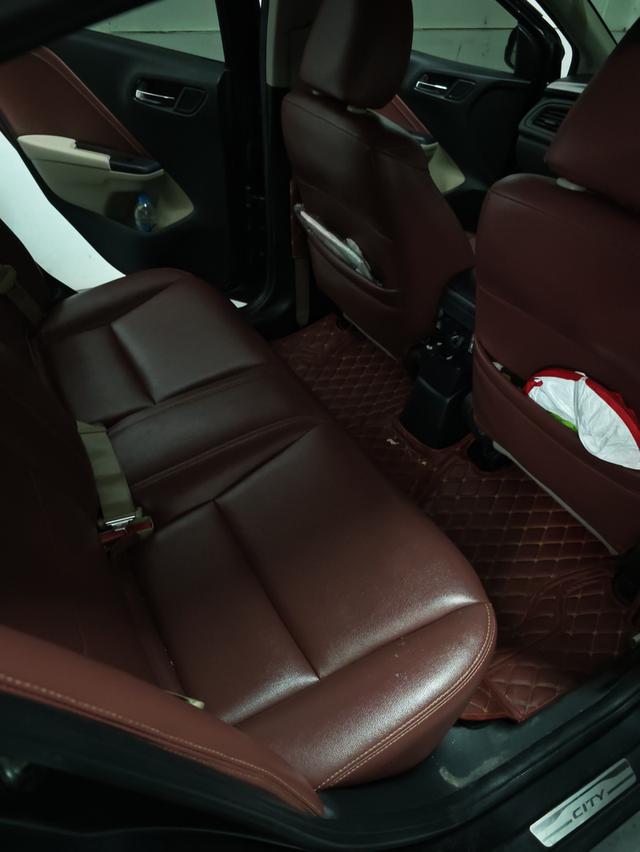 Honda city ปี 2015 รุ่น v 7