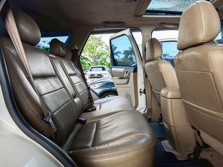ขายรถ Ford Escape 2.3XLT ปี 2012 สีขาว เกียร์ออโต้ 10