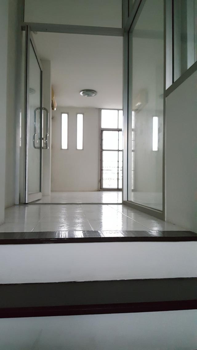 ให้เช่าโฮมออฟฟิศ ทำเลทอง!  3.5 ชั้น ม.มวลชนธานี บางแวก (บ้านเปล่า)  ติดถนนบางแวก พุทธมณฑลสาย 2 แยกทศกัณฑ์ 10