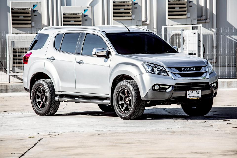 ISUZU Mu-X 2.5 DVD ปี 2014 สีเทา