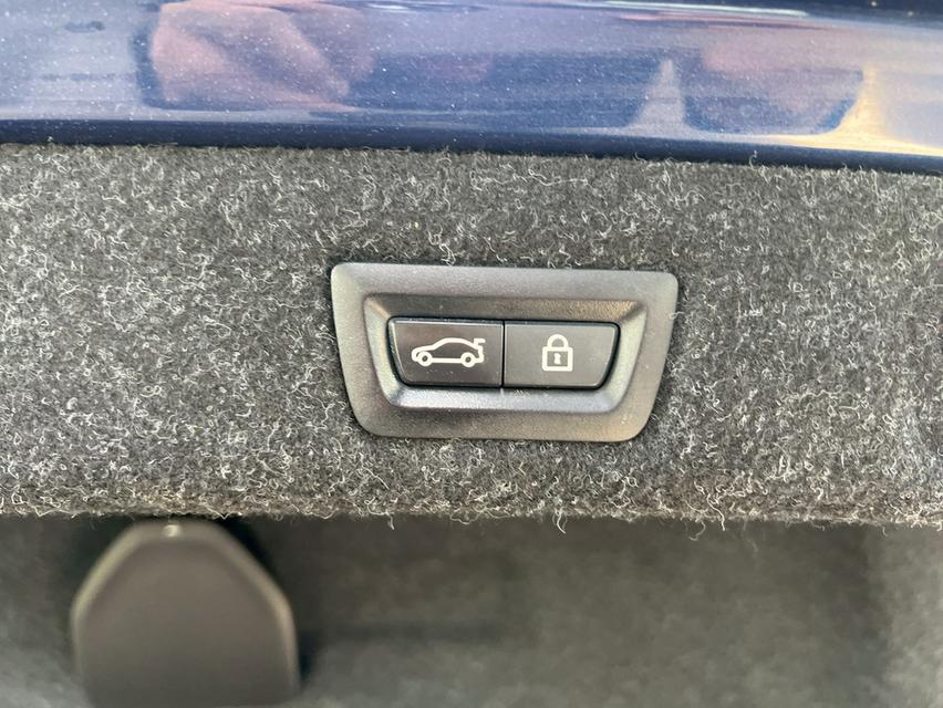 BMW 520d M Sport LCI AT ปี 2023 รถสวยมือเดียว ดีเซล 20