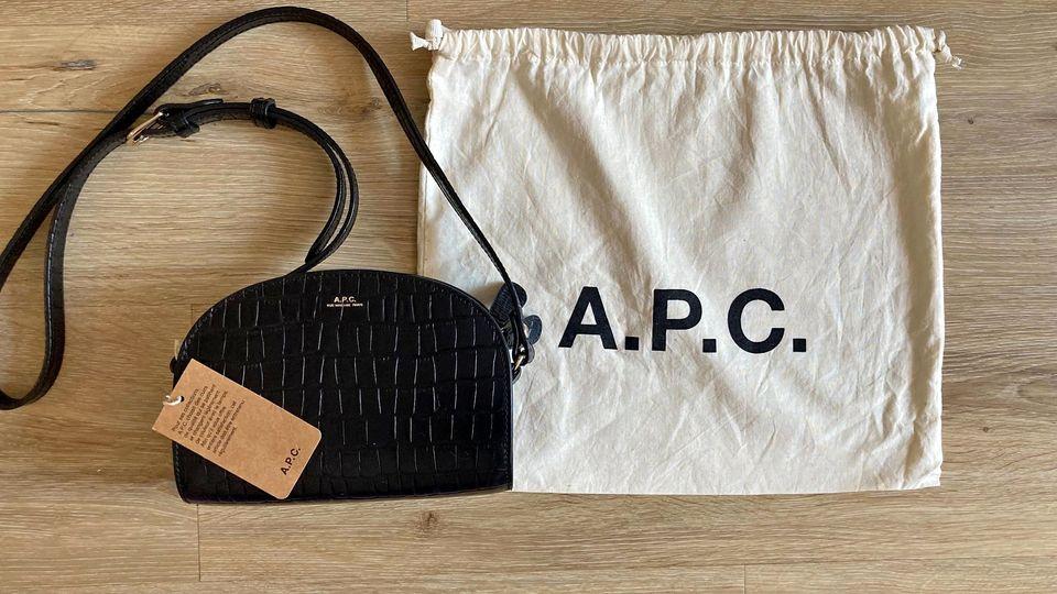 A.P.C. Black Mini Demi-Lune Bag มีแท็ก