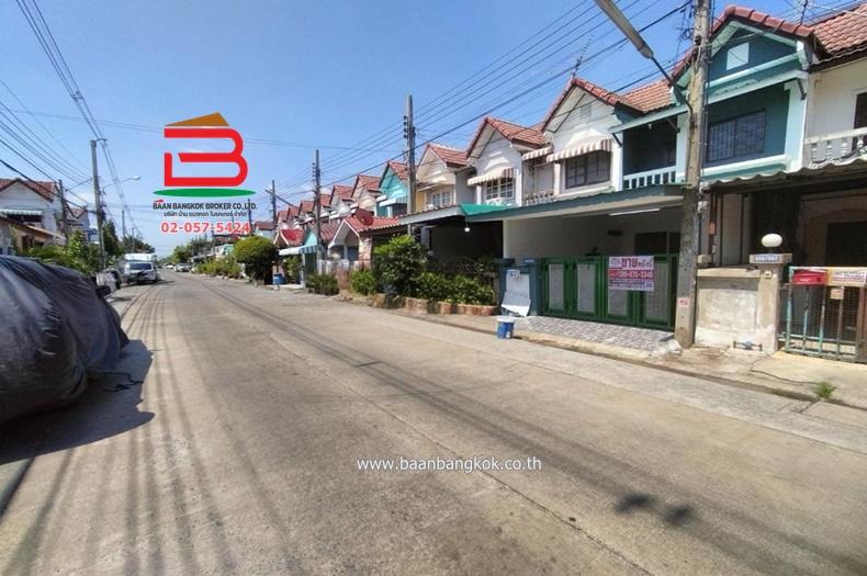 ทาวน์เฮาส์ หมู่บ้าน กรุงทองธานี (ซอยสายไหม 33) เนื้อที่ 16 ตรว. ถนนนสายไหม แขวงสายไหม เขตสายไหม จ.กรุงเทพฯ