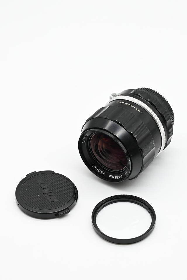 Nikkor-N Auto 35mm f1.4 มะเฟือง