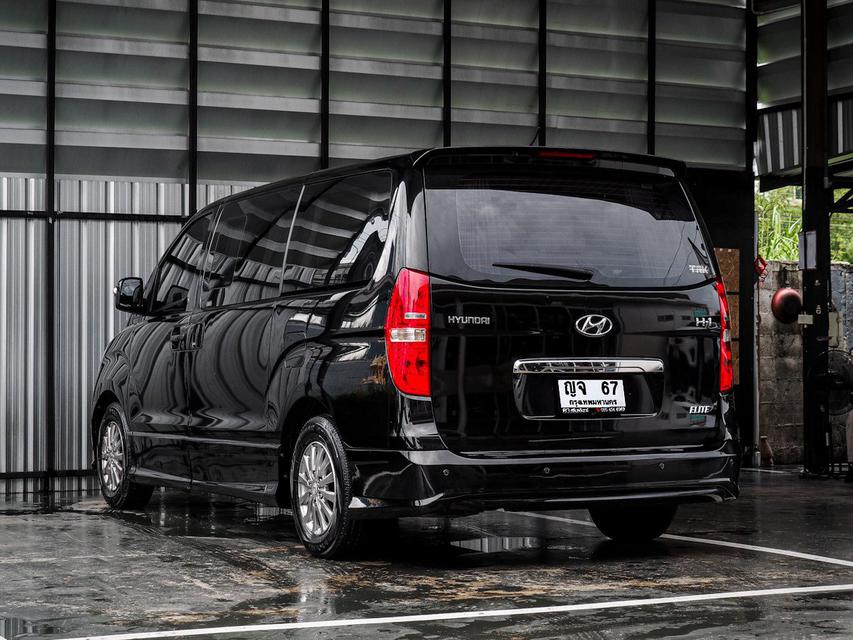 Hyundai H1 2.5 ดีเซล ELITE ปี 2017 สีดำแต่ง VIP พร้อมใช้ได้เลยครับ  6