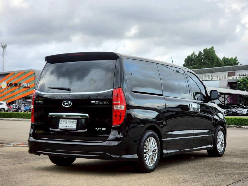 Hyundai Grand Starex 2.5Vip ปี16