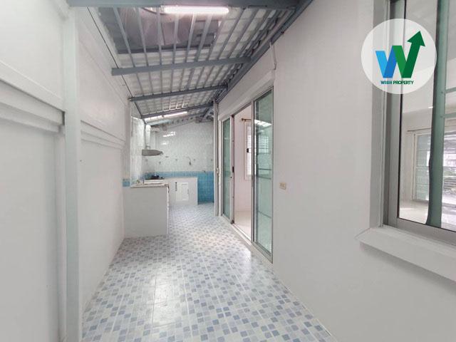 ขายถูกบ้านหลังริม เดอะคอนเนค นวมินทร์  พร้อมเฟอร์ ที่จอดรถ 3 คันในบ้าน  ใกล้เดอะพรอมานาด ใกล้โรงเรียนสตรีวิทยา 2 ใกล้ม.เกษตรศาสตร์ 3