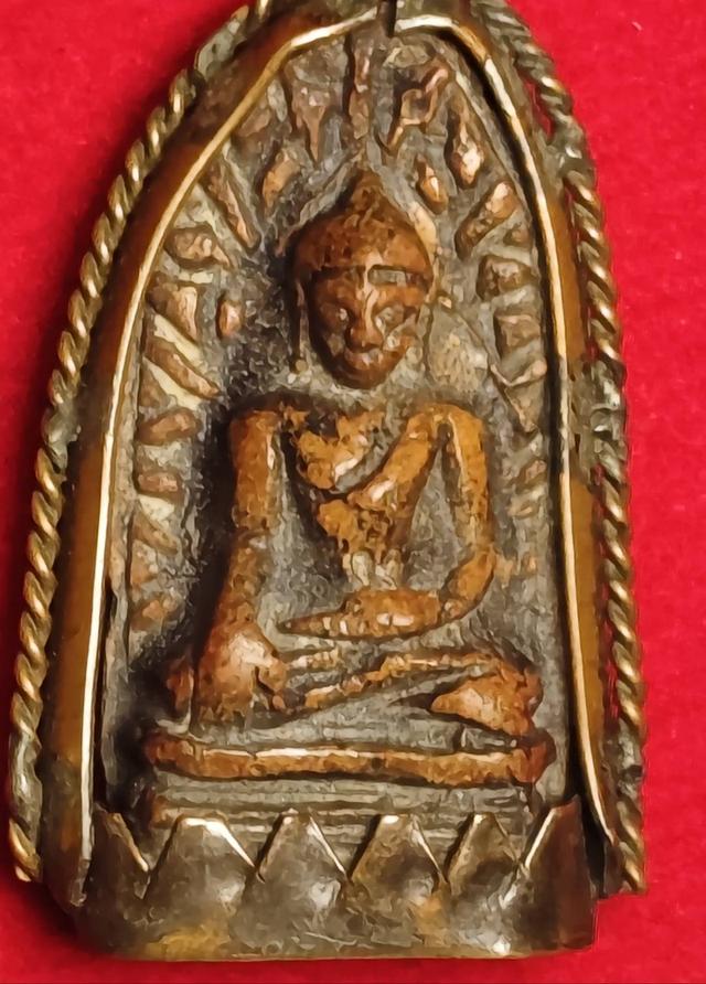 พระรอด กรุมหาวัน จังหวัดลำพูน