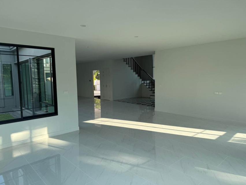 Luxury detached house for sale.Setthasiri Wongwaen-Chatuchot 11