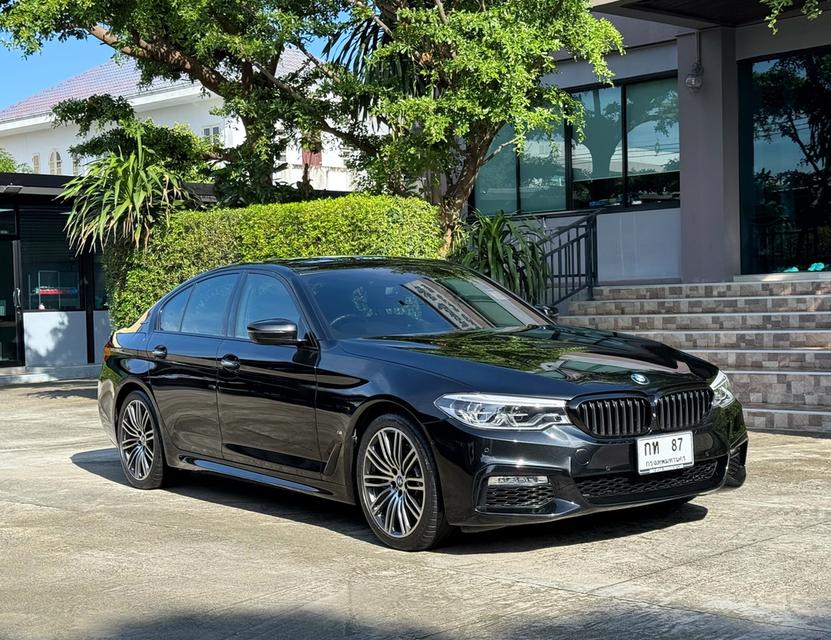 2019 BMW 530e MSPORT รถออกศูนย์ BMW THAILAND รถวิ่งน้อยเพียง 9X,XXX กม รถเข้าศูนย์ตามระยะ รถไม่เคยมีอุบัติเหตุครับ