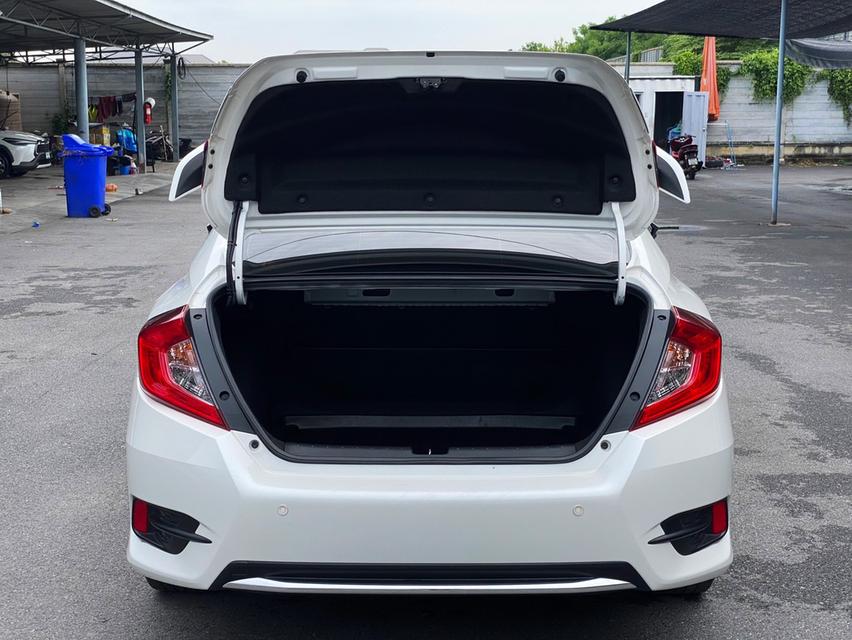 Honda Civic FC 1.8EL ปี2019 เลขไมล์ 110,xxx km 6